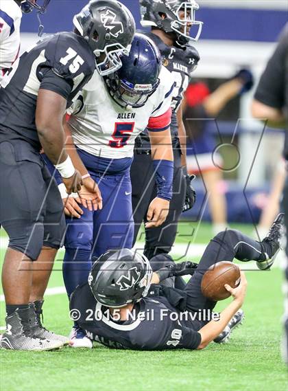 Thumbnail 1 in Martin vs. Allen (UIL 6A Regional Playoff) photogallery.