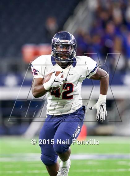 Thumbnail 3 in Martin vs. Allen (UIL 6A Regional Playoff) photogallery.