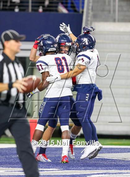 Thumbnail 1 in Martin vs. Allen (UIL 6A Regional Playoff) photogallery.