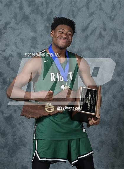 Thumbnail 1 in Ribet Academy (CIF State D4 Award Photos) photogallery.