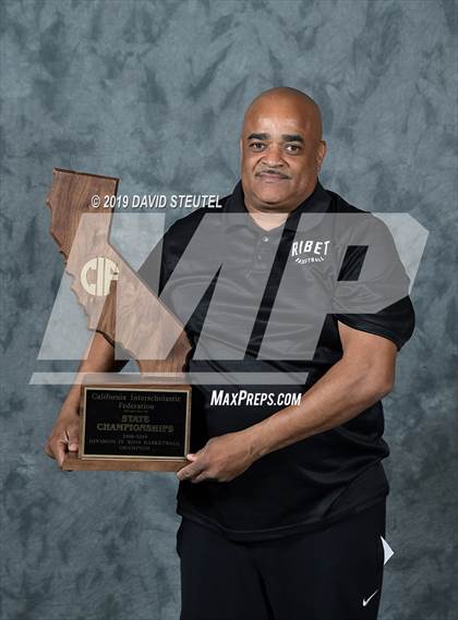 Thumbnail 1 in Ribet Academy (CIF State D4 Award Photos) photogallery.