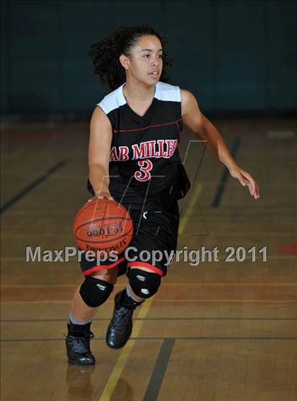 Thumbnail 3 in Miller [A. B.] vs. Fontana (Lady Bears Holiday Classic) photogallery.