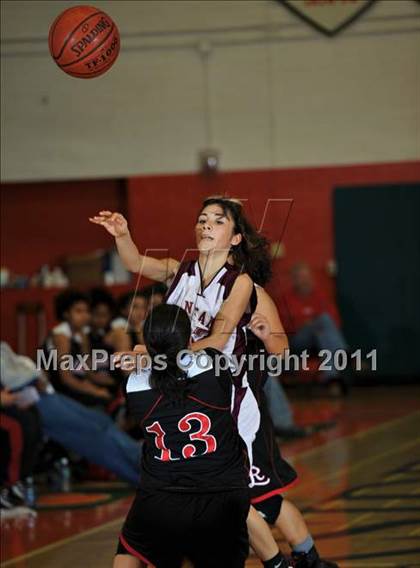 Thumbnail 1 in Miller [A. B.] vs. Fontana (Lady Bears Holiday Classic) photogallery.