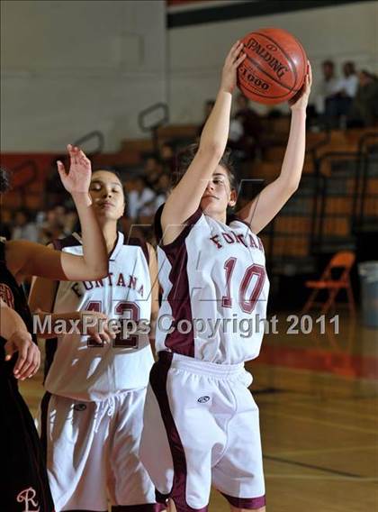 Thumbnail 1 in Miller [A. B.] vs. Fontana (Lady Bears Holiday Classic) photogallery.