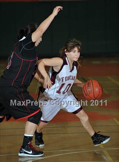 Thumbnail 3 in Miller [A. B.] vs. Fontana (Lady Bears Holiday Classic) photogallery.