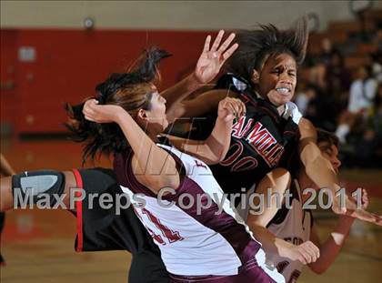 Thumbnail 2 in Miller [A. B.] vs. Fontana (Lady Bears Holiday Classic) photogallery.