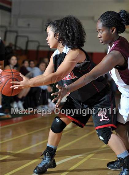 Thumbnail 2 in Miller [A. B.] vs. Fontana (Lady Bears Holiday Classic) photogallery.