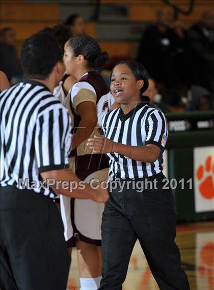 Thumbnail 3 in Miller [A. B.] vs. Fontana (Lady Bears Holiday Classic) photogallery.