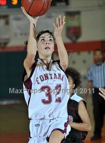 Thumbnail 1 in Miller [A. B.] vs. Fontana (Lady Bears Holiday Classic) photogallery.