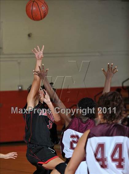 Thumbnail 3 in Miller [A. B.] vs. Fontana (Lady Bears Holiday Classic) photogallery.