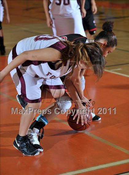 Thumbnail 1 in Miller [A. B.] vs. Fontana (Lady Bears Holiday Classic) photogallery.