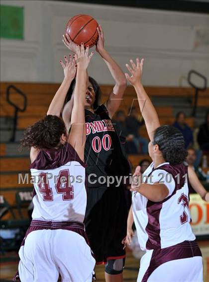 Thumbnail 3 in Miller [A. B.] vs. Fontana (Lady Bears Holiday Classic) photogallery.