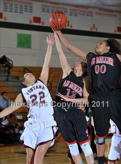 Thumbnail 2 in Miller [A. B.] vs. Fontana (Lady Bears Holiday Classic) photogallery.