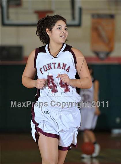Thumbnail 3 in Miller [A. B.] vs. Fontana (Lady Bears Holiday Classic) photogallery.
