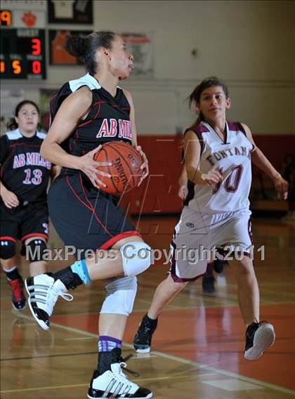 Thumbnail 1 in Miller [A. B.] vs. Fontana (Lady Bears Holiday Classic) photogallery.