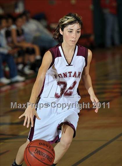 Thumbnail 2 in Miller [A. B.] vs. Fontana (Lady Bears Holiday Classic) photogallery.