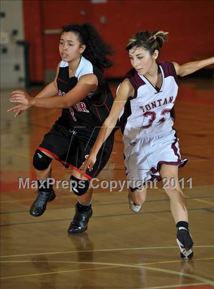Thumbnail 1 in Miller [A. B.] vs. Fontana (Lady Bears Holiday Classic) photogallery.
