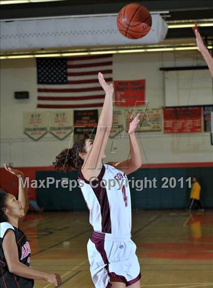 Thumbnail 1 in Miller [A. B.] vs. Fontana (Lady Bears Holiday Classic) photogallery.