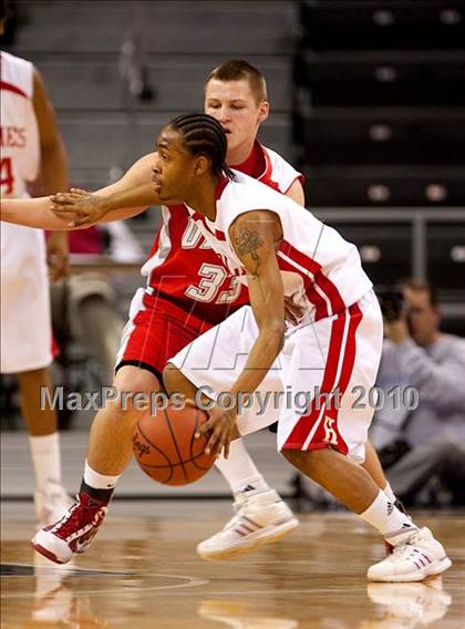 Thumbnail 1 in Dixie @ Holmes (Region 9 Quarterfinals) photogallery.