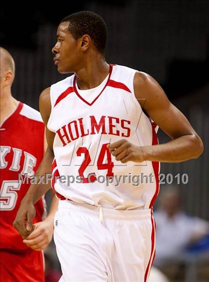 Thumbnail 3 in Dixie @ Holmes (Region 9 Quarterfinals) photogallery.