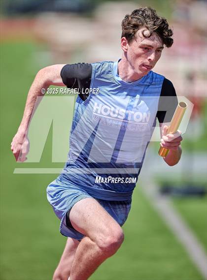 Thumbnail 2 in Lake Houston Conquerors Invitational (4x400M) photogallery.