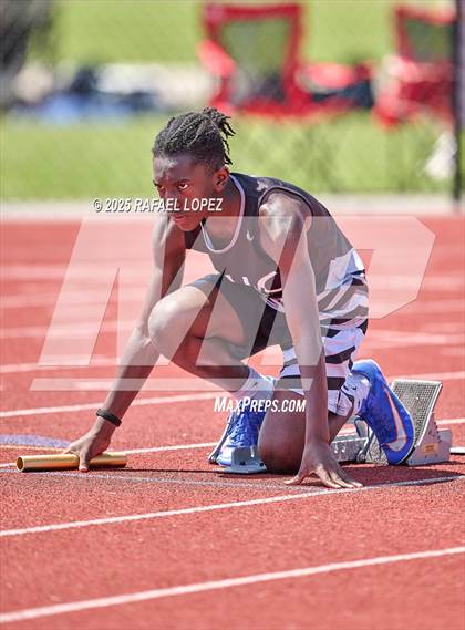 Thumbnail 2 in Lake Houston Conquerors Invitational (4x400M) photogallery.