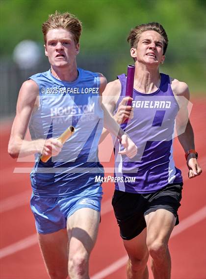 Thumbnail 1 in Lake Houston Conquerors Invitational (4x400M) photogallery.