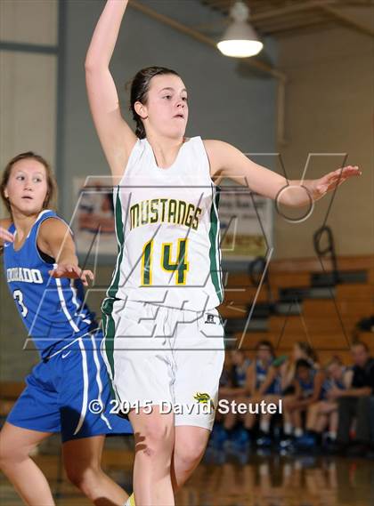 Thumbnail 3 in El Dorado vs. Argonaut (Cosumnes Oaks Tournament) photogallery.