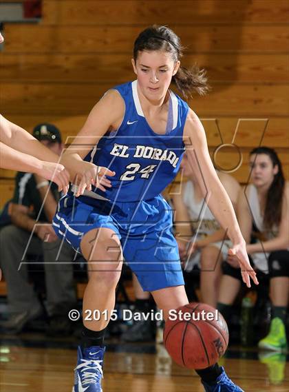 Thumbnail 2 in El Dorado vs. Argonaut (Cosumnes Oaks Tournament) photogallery.