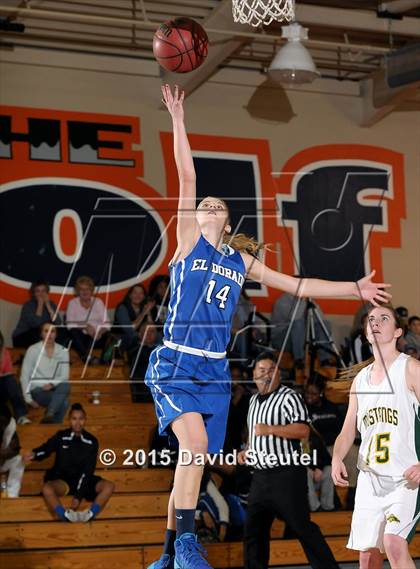 Thumbnail 3 in El Dorado vs. Argonaut (Cosumnes Oaks Tournament) photogallery.