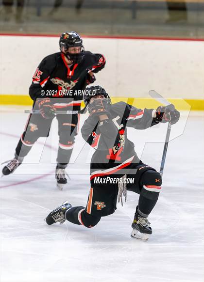 Thumbnail 3 in Hill School vs. Vermont Academy (Exeter Invitational Final) photogallery.
