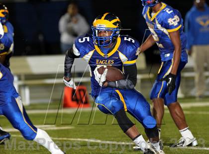 Thumbnail 3 in La Salle vs. Verbum Dei photogallery.