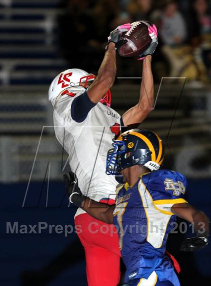 Thumbnail 2 in La Salle vs. Verbum Dei photogallery.