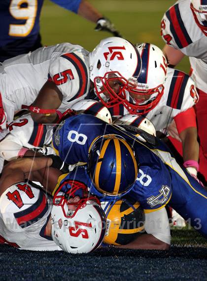 Thumbnail 2 in La Salle vs. Verbum Dei photogallery.