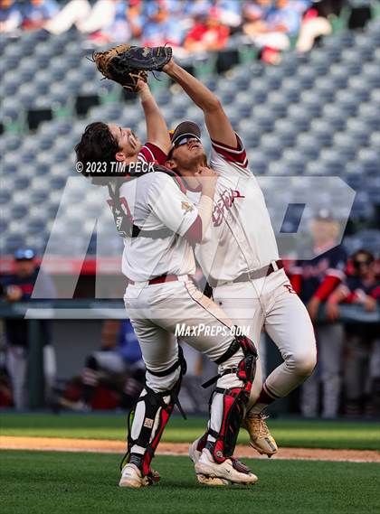 Thumbnail 2 in Esperanza vs. Los Alamitos photogallery.