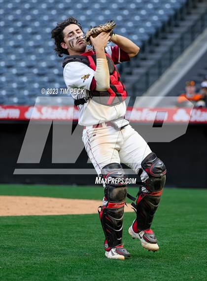 Thumbnail 1 in Esperanza vs. Los Alamitos photogallery.