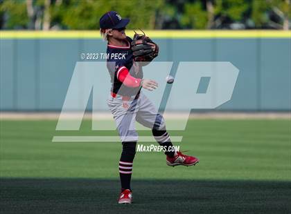 Thumbnail 2 in Esperanza vs. Los Alamitos photogallery.