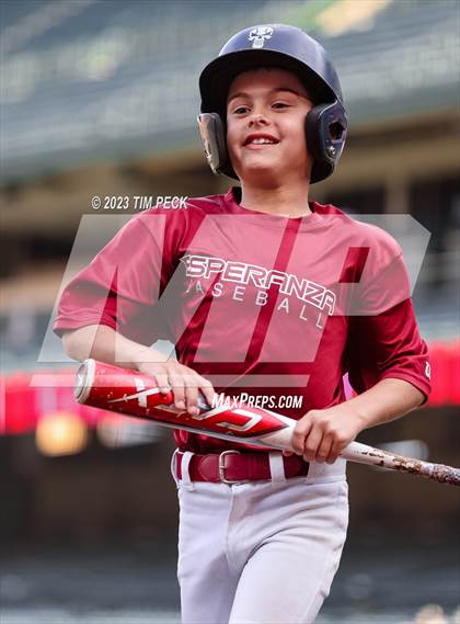 Thumbnail 2 in Esperanza vs. Los Alamitos photogallery.