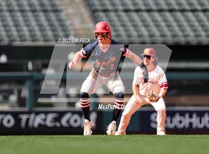 Thumbnail 2 in Esperanza vs. Los Alamitos photogallery.