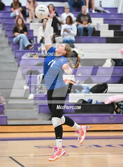 Thumbnail 2 in Northwest Christian vs. Snowflake photogallery.