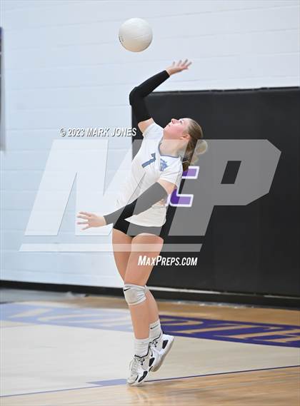 Thumbnail 2 in Northwest Christian vs. Snowflake photogallery.