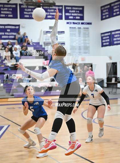Thumbnail 1 in Northwest Christian vs. Snowflake photogallery.