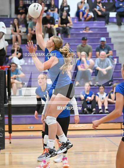 Thumbnail 3 in Northwest Christian vs. Snowflake photogallery.