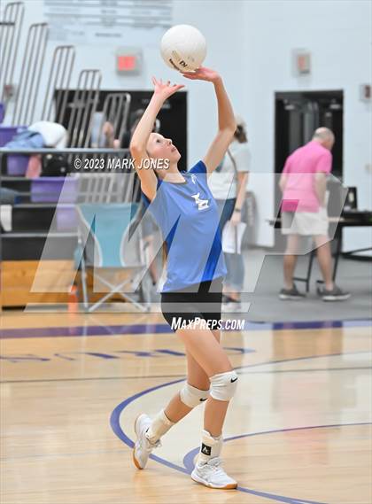 Thumbnail 2 in Northwest Christian vs. Snowflake photogallery.