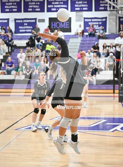 Thumbnail 2 in Northwest Christian vs. Snowflake photogallery.