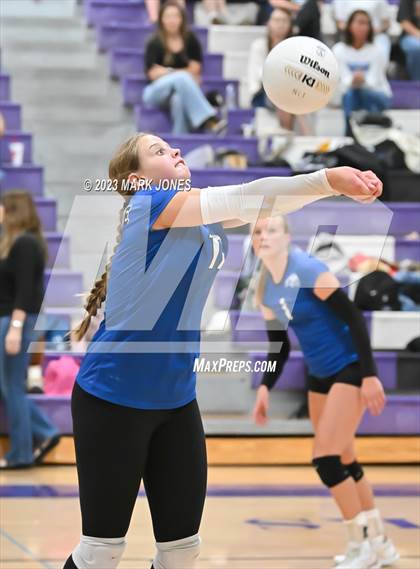 Thumbnail 3 in Northwest Christian vs. Snowflake photogallery.