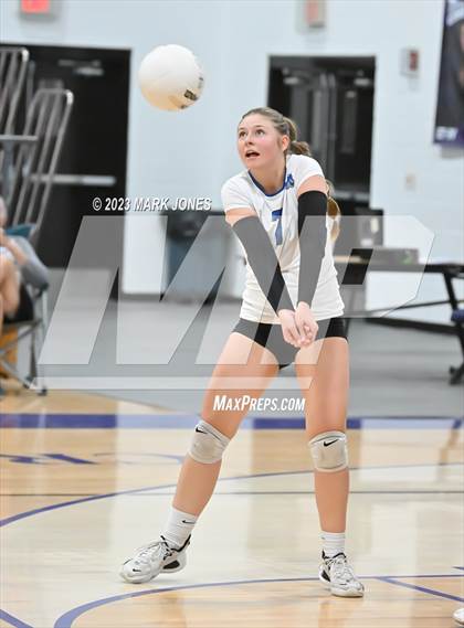 Thumbnail 3 in Northwest Christian vs. Snowflake photogallery.
