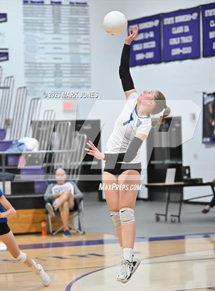 Thumbnail 2 in Northwest Christian vs. Snowflake photogallery.
