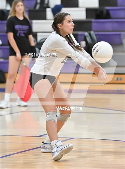 Thumbnail 3 in Northwest Christian vs. Snowflake photogallery.