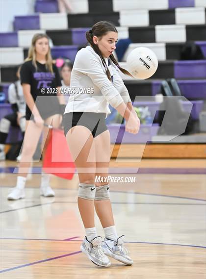 Thumbnail 2 in Northwest Christian vs. Snowflake photogallery.